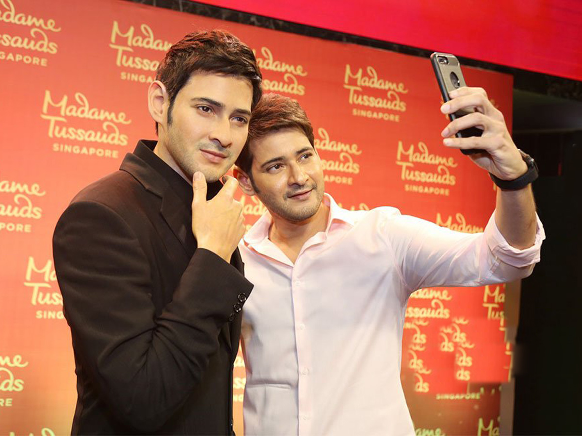 Mahesh unveils his MadameTussauds Photo Gallery - Sakshi1