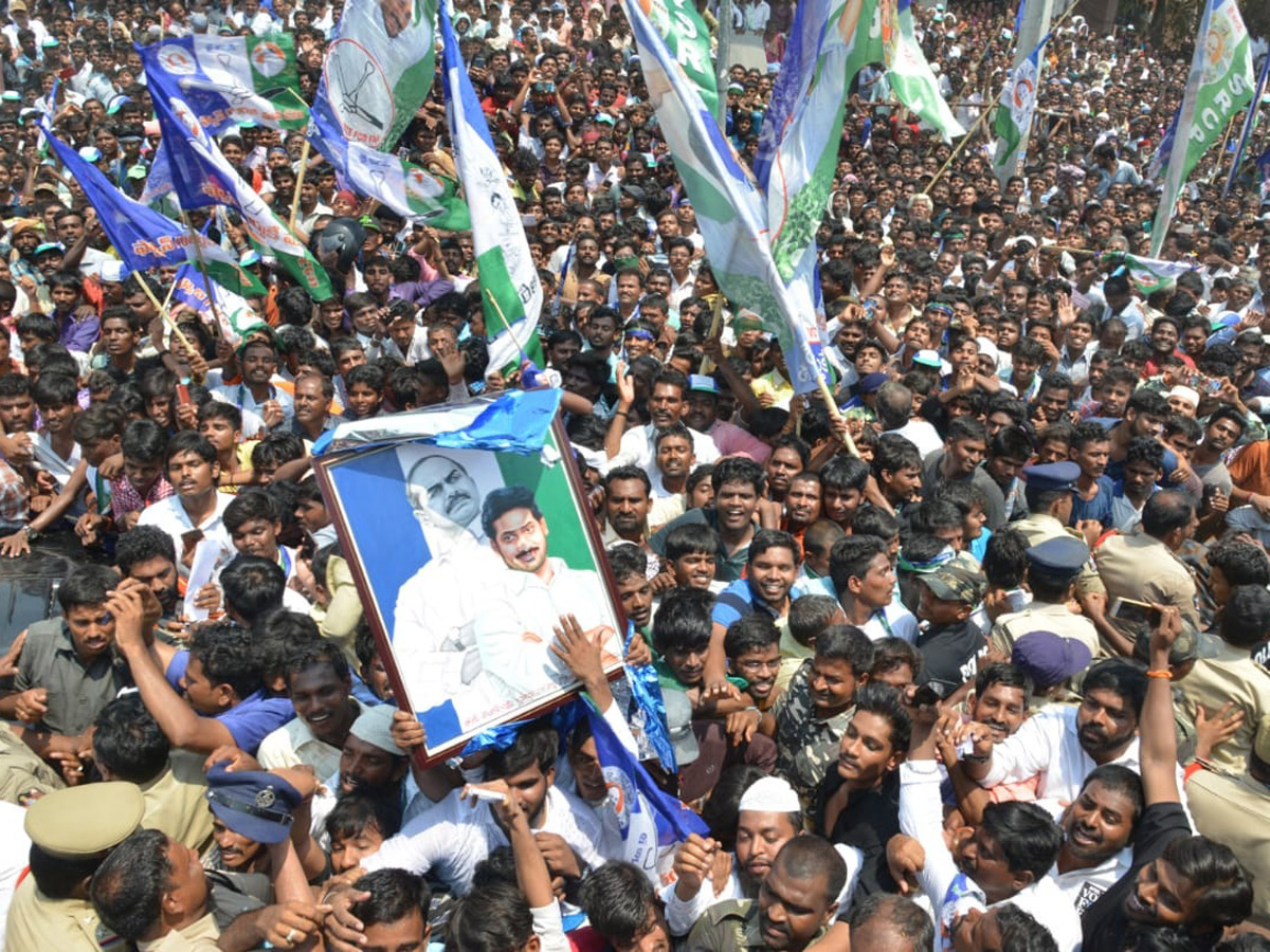 ys jagan election meeting In Kurnool district Photo Gallery - Sakshi2