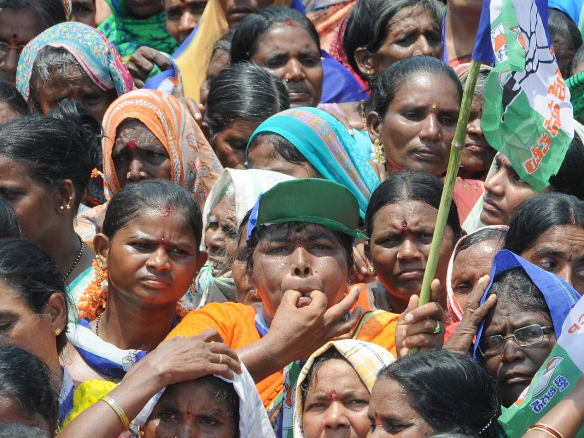 YS Jagan public meeting at Mydukur Photo Gallery - Sakshi9