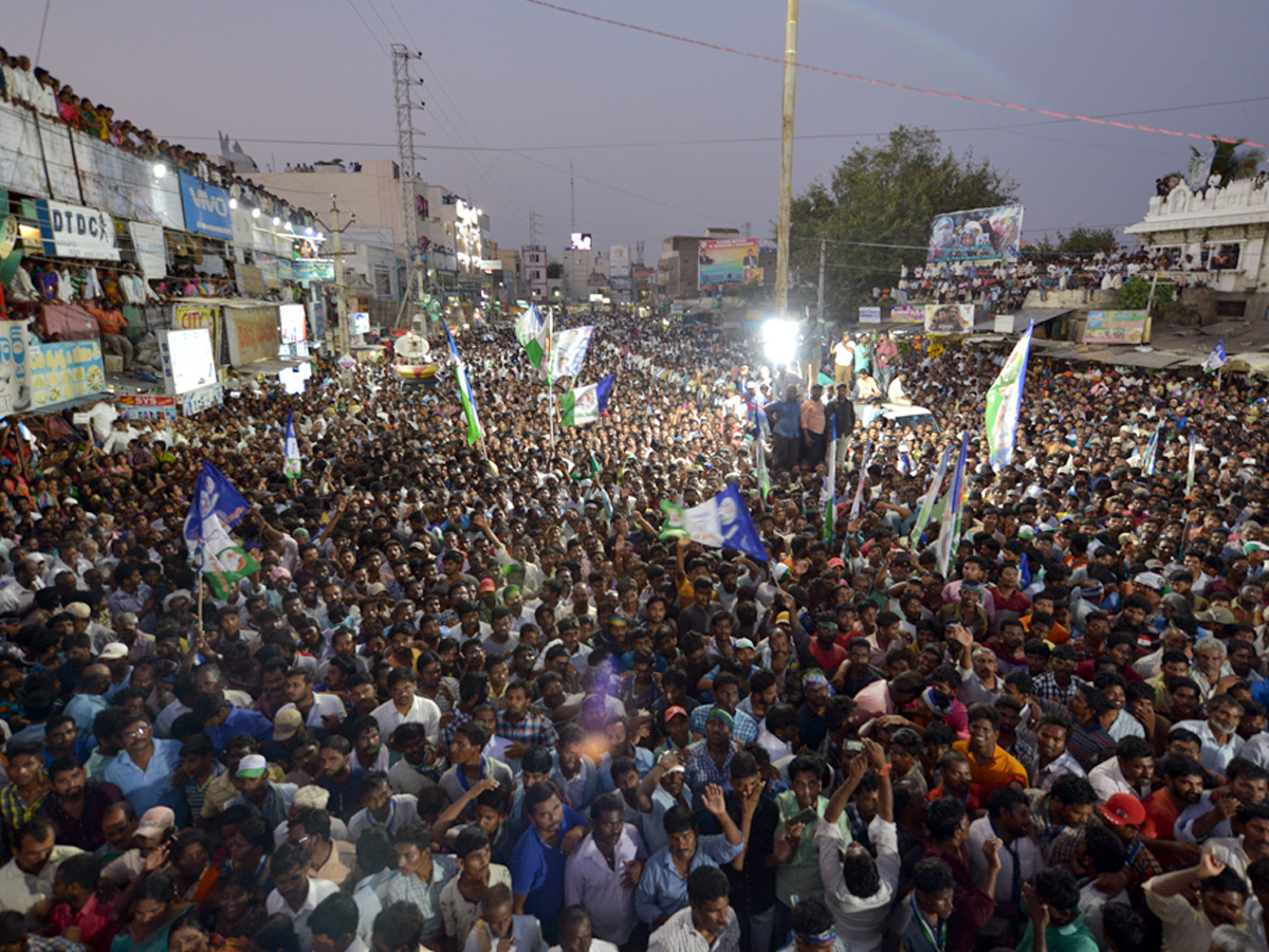 YS Vijayamma Election Campaign At Markapuram Photo Gallery - Sakshi5