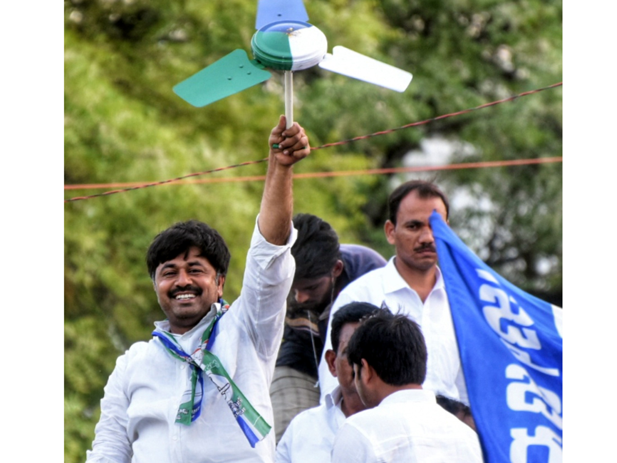 YS Vijayamma Election Campaign At Markapuram Photo Gallery - Sakshi8