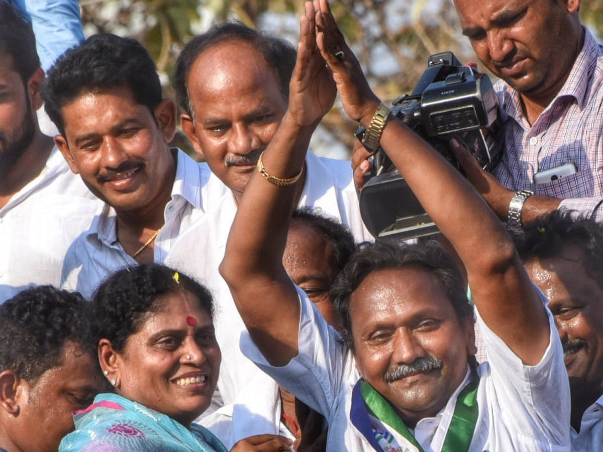 YS Vijayamma Public Meeting at kanigiri Photo Gallery - Sakshi14