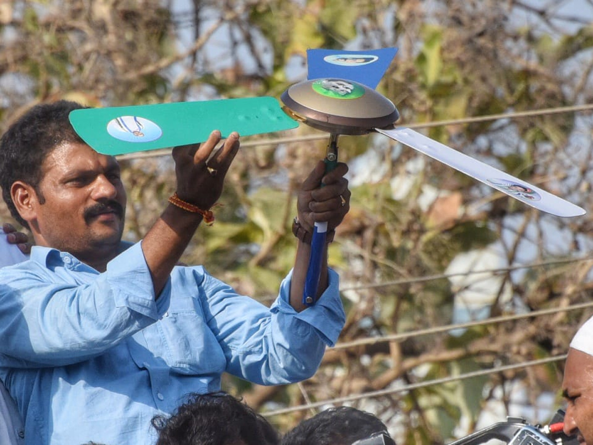 YS Vijayamma Public Meeting at kanigiri Photo Gallery - Sakshi10