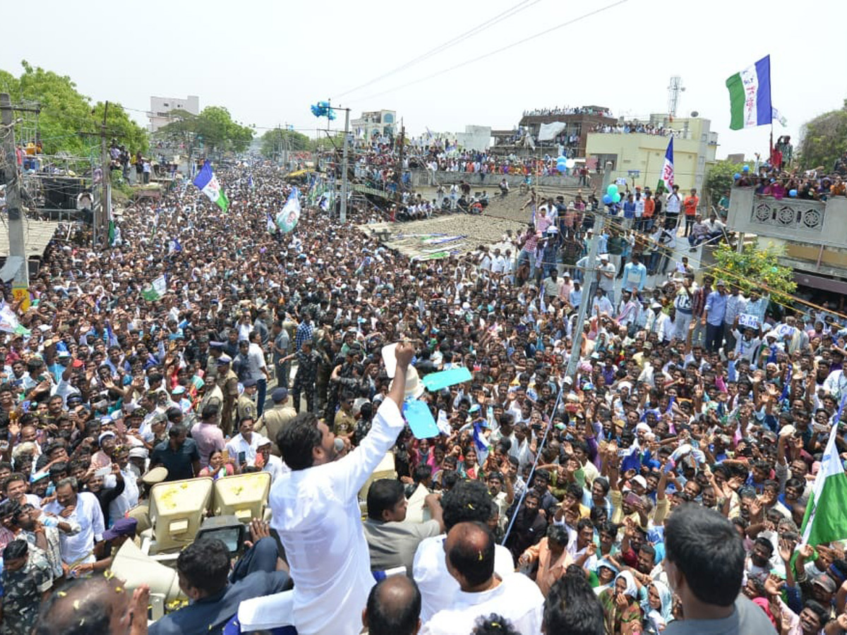 ys jagan election meeting In Prakasam District Photo Gallery - Sakshi18