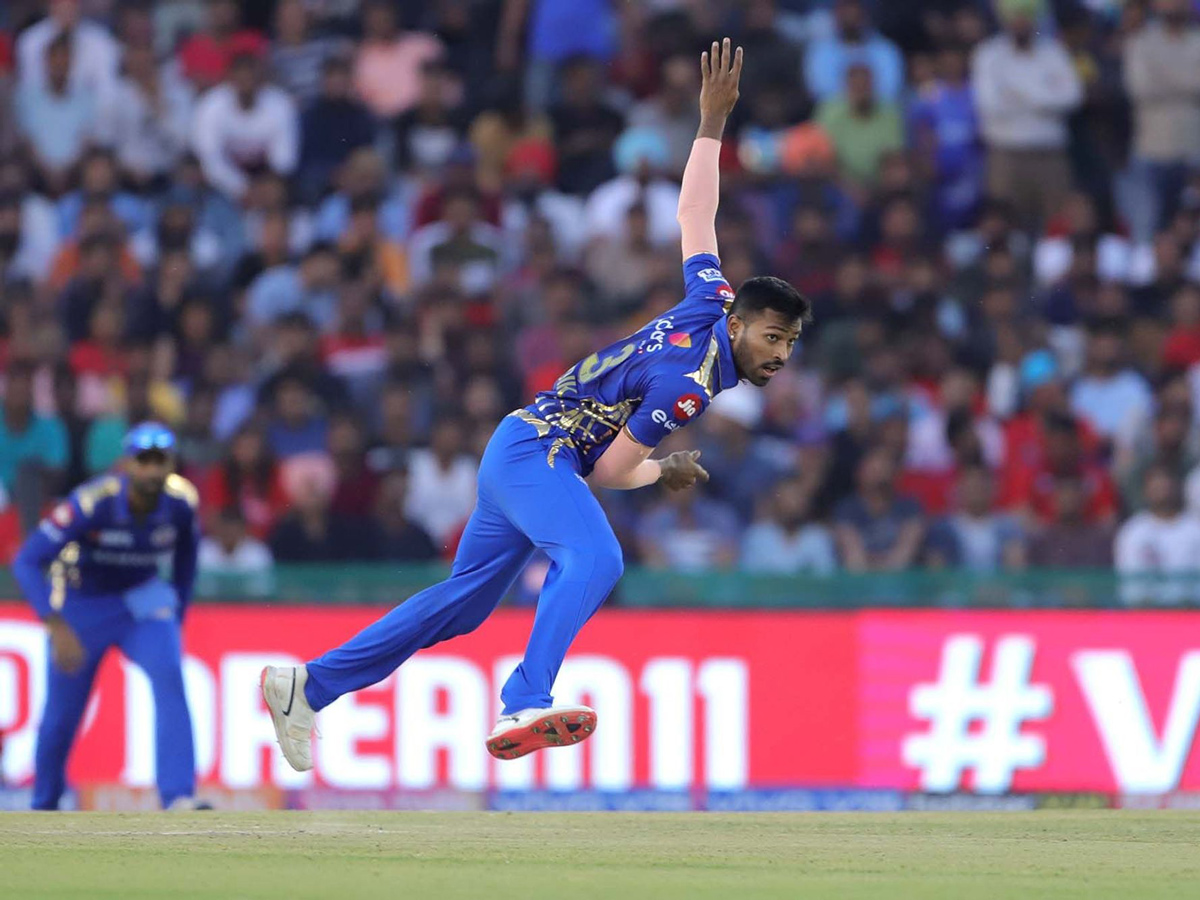 Rahul, Mayank lead Kings XI Punjab to eight-wicket win over  mumbai indians Photo Gallery - Sakshi22