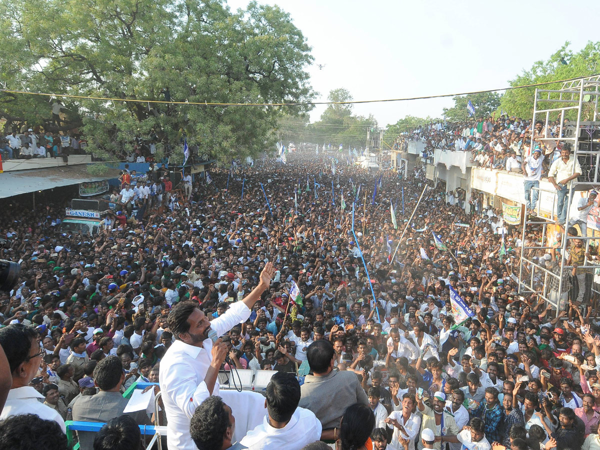 YS Jagan Election Campaign in Penukonda Anantapur District photo Gallery - Sakshi7