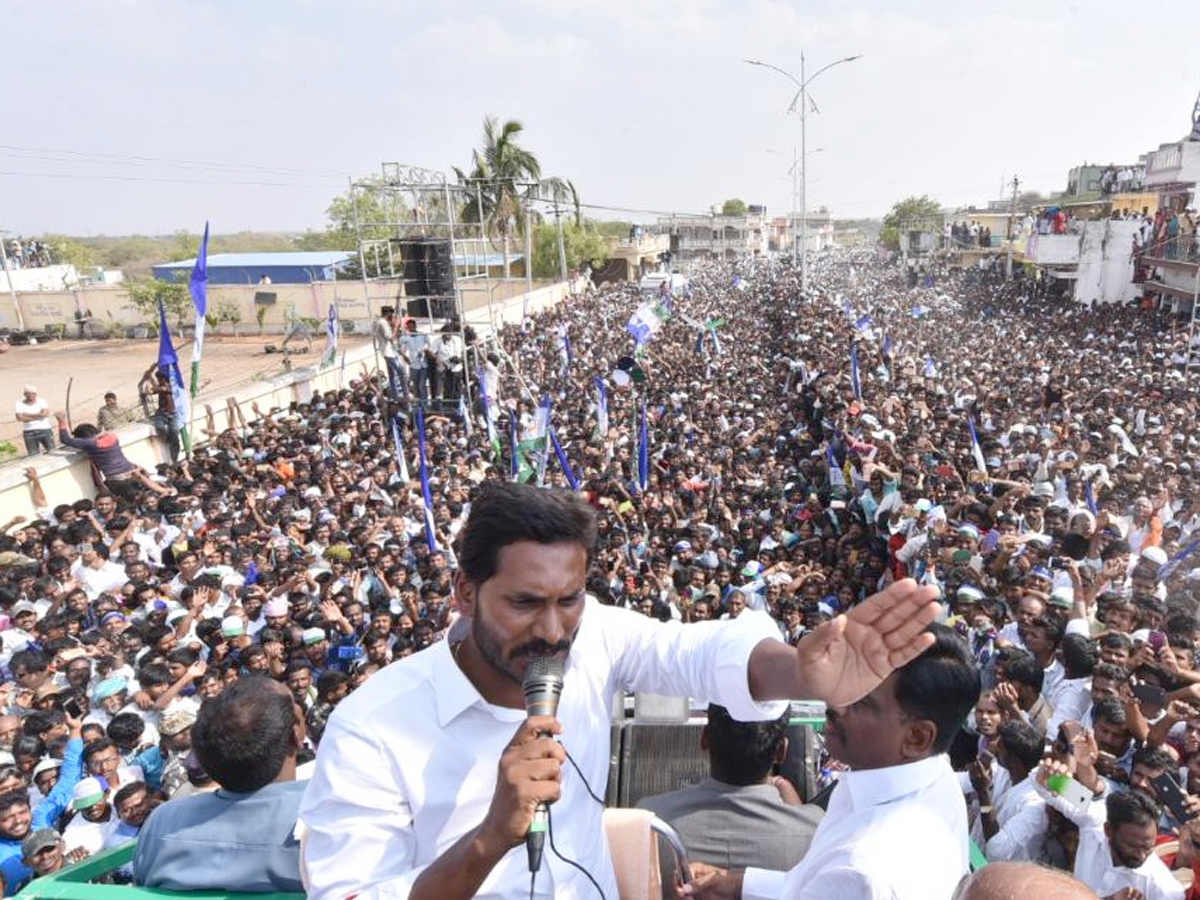 YS Jagan Public Meeting at Madakasira Photo Gallery - Sakshi12