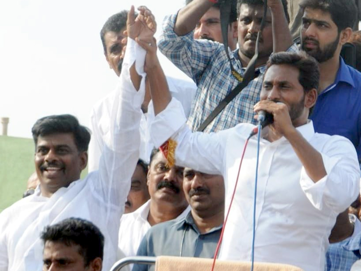 YS Jagan Public Meeting at Madakasira Photo Gallery - Sakshi6