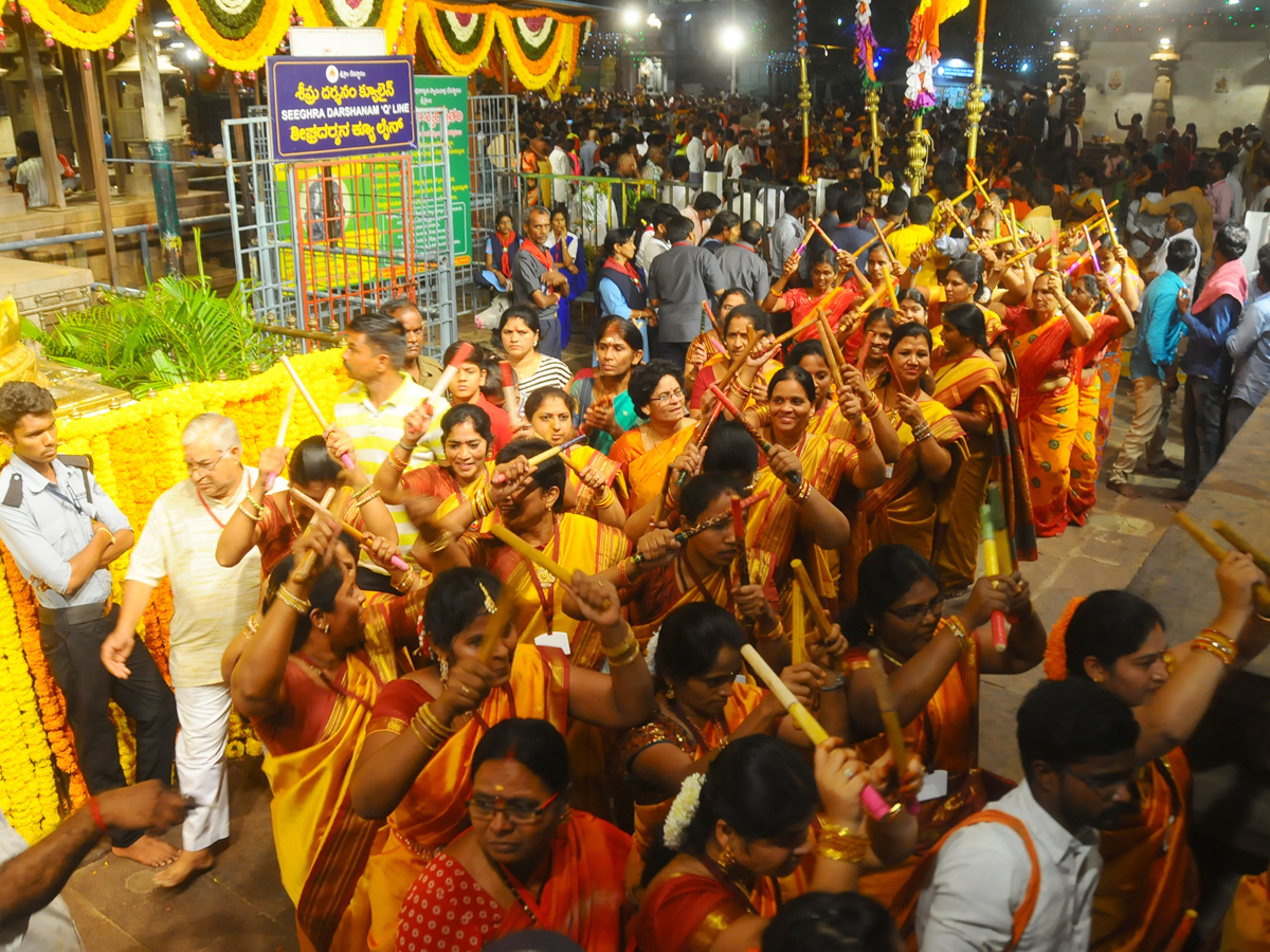 Maha Shivaratri Celebrations at Srisailam Photo Gallery - Sakshi2