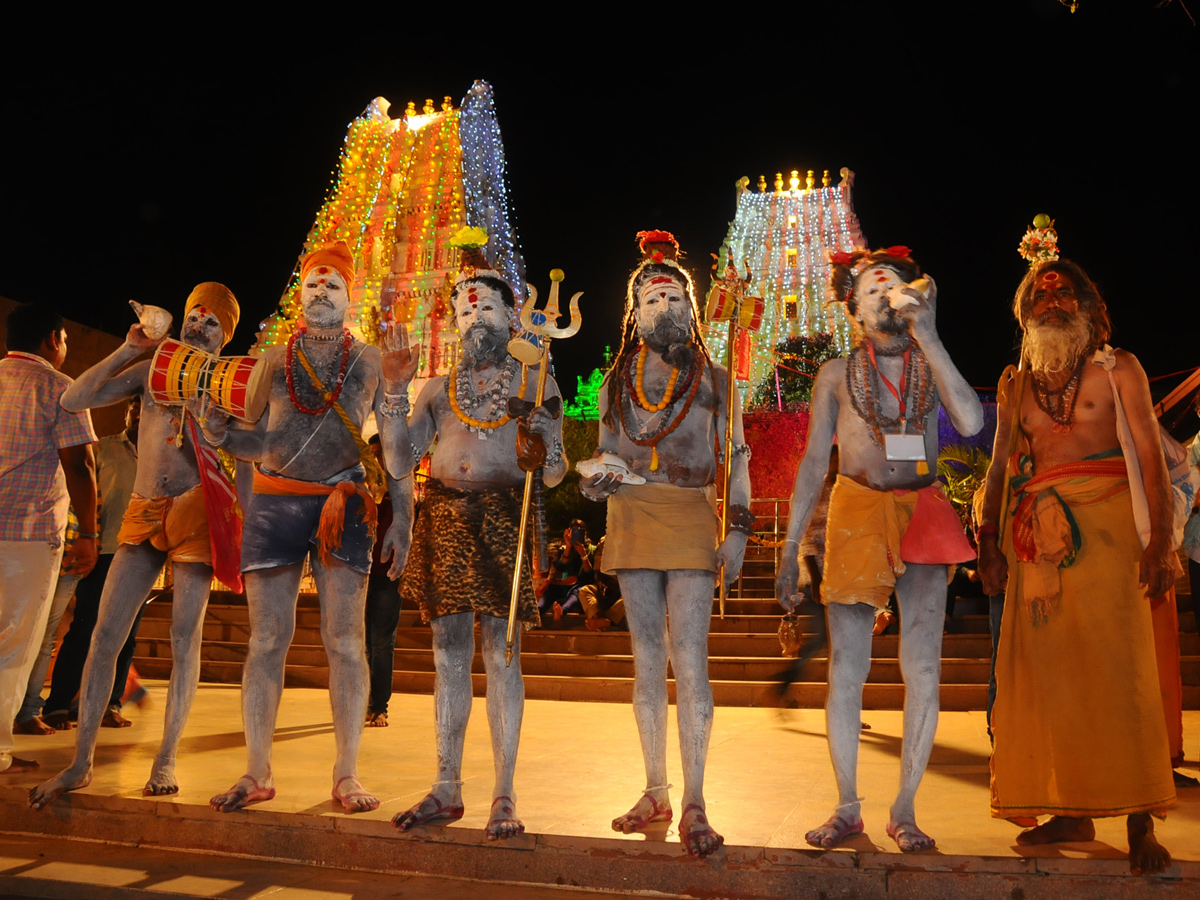 Maha Shivaratri Celebrations at Srisailam Photo Gallery - Sakshi4