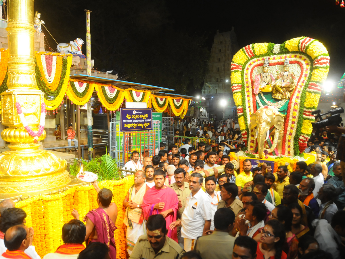 Maha Shivaratri Celebrations at Srisailam Photo Gallery - Sakshi1