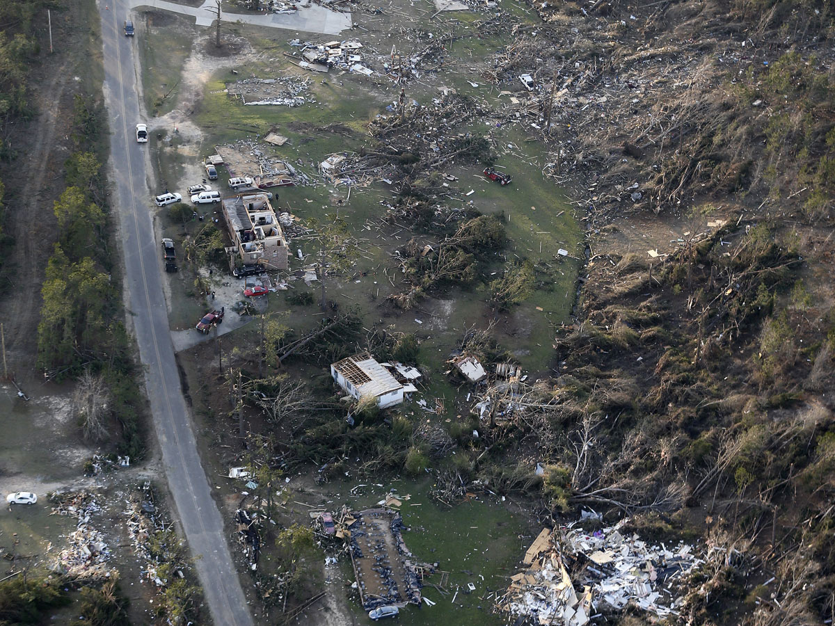 Alabama Tornadoes in Lee County Photo Gallery - Sakshi9