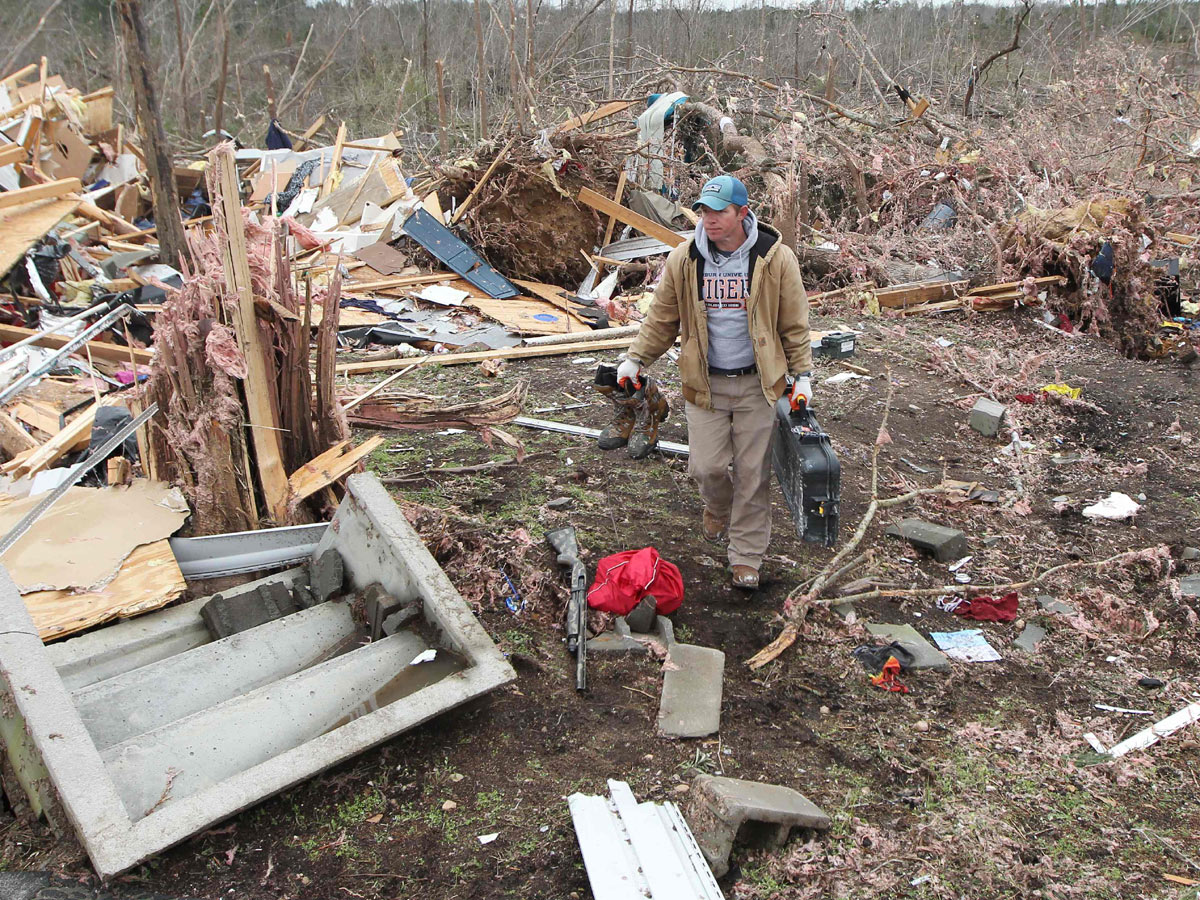 Alabama Tornadoes in Lee County Photo Gallery - Sakshi19