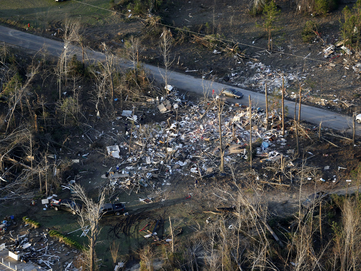 Alabama Tornadoes in Lee County Photo Gallery - Sakshi22