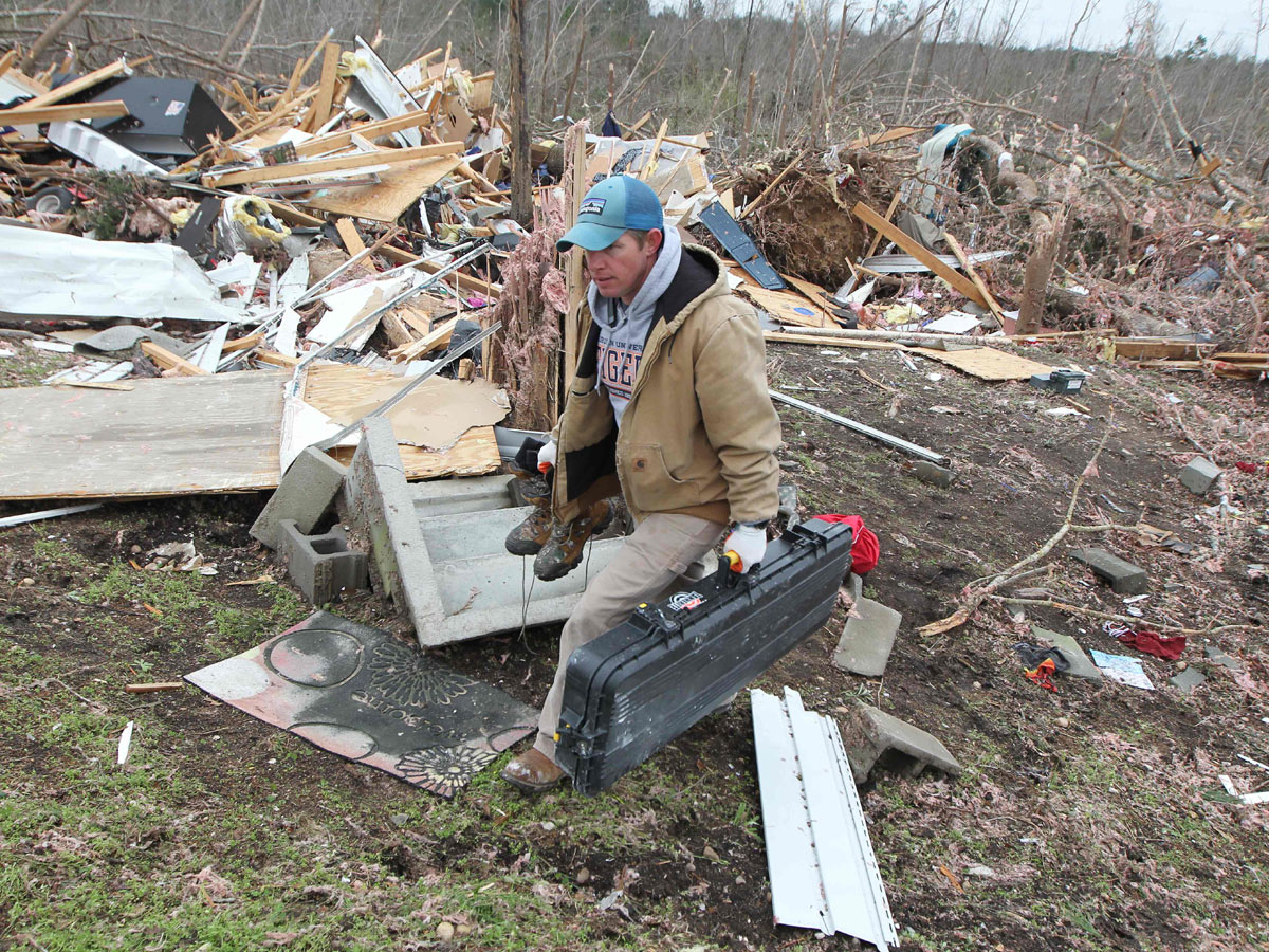 Alabama Tornadoes in Lee County Photo Gallery - Sakshi2