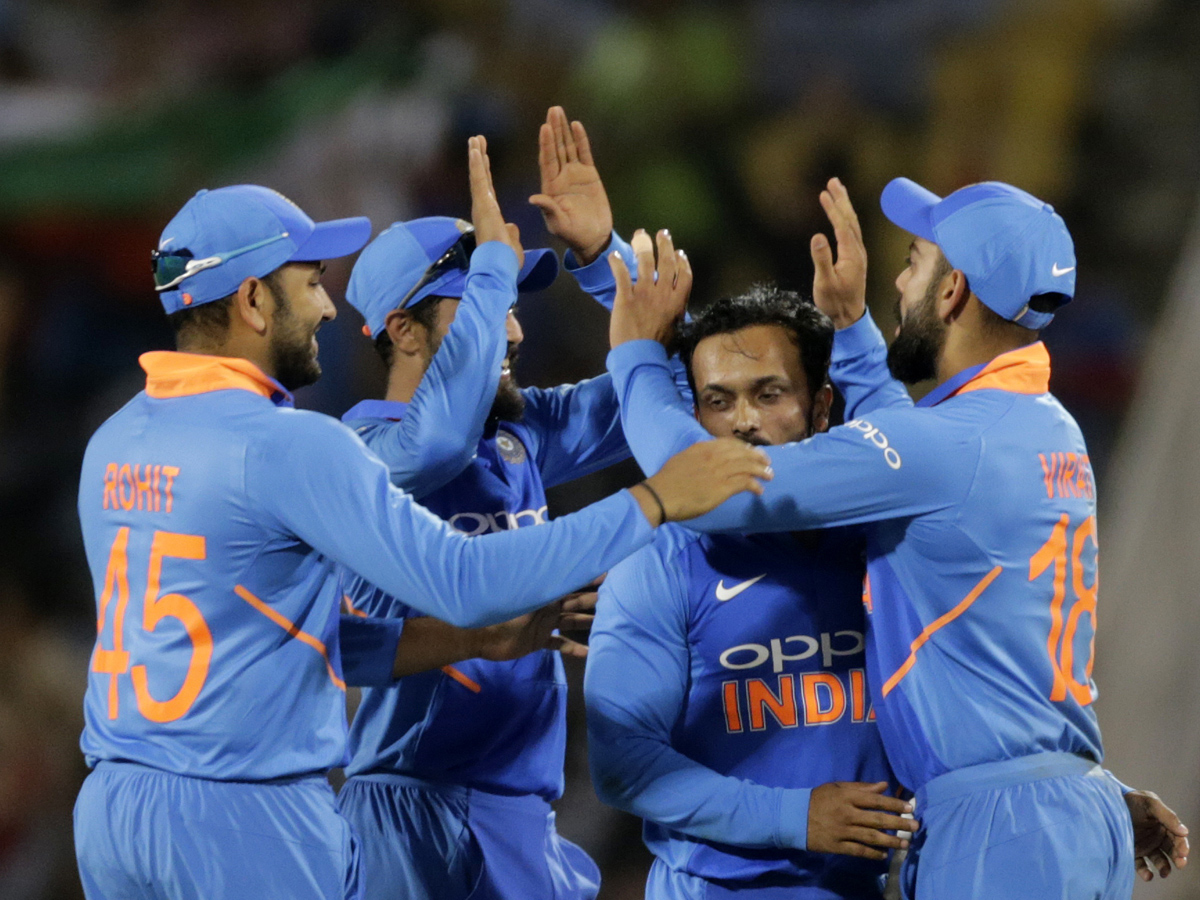 India clinch 8 run win in a thriller at Nagpur  - Sakshi1