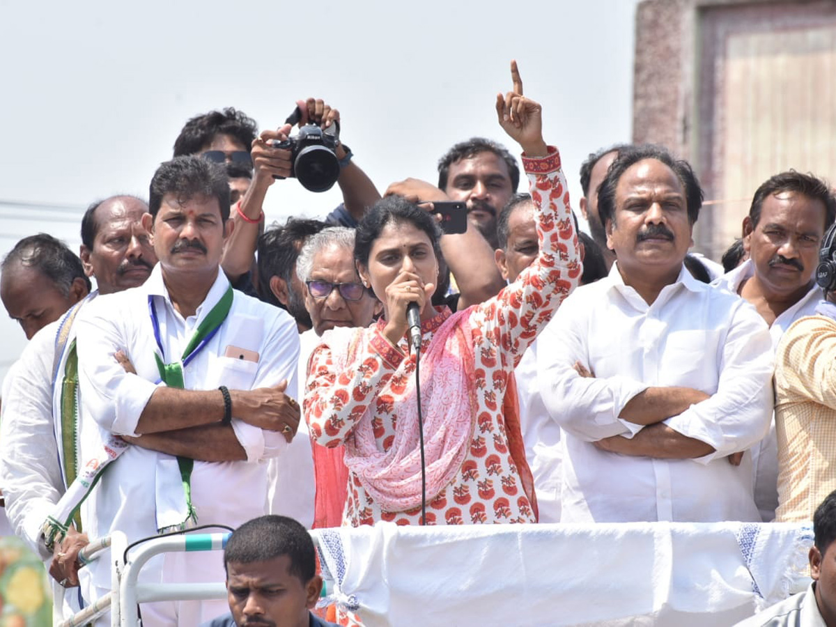 YS Sharmila Speech In Ponnuru Public Meeting Photo Gallery - Sakshi1