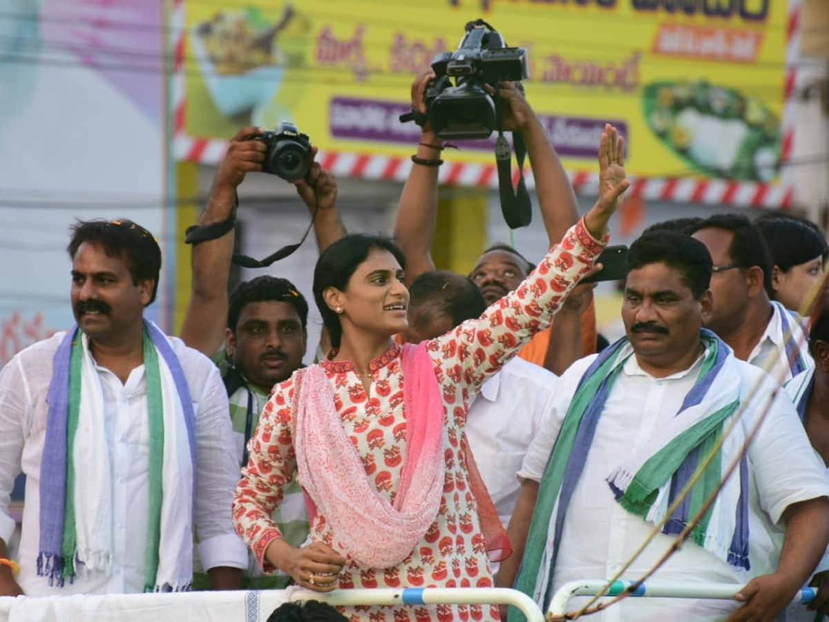 YS Sharmila Speech In Tenali Public Meeting Photo Gallery - Sakshi4