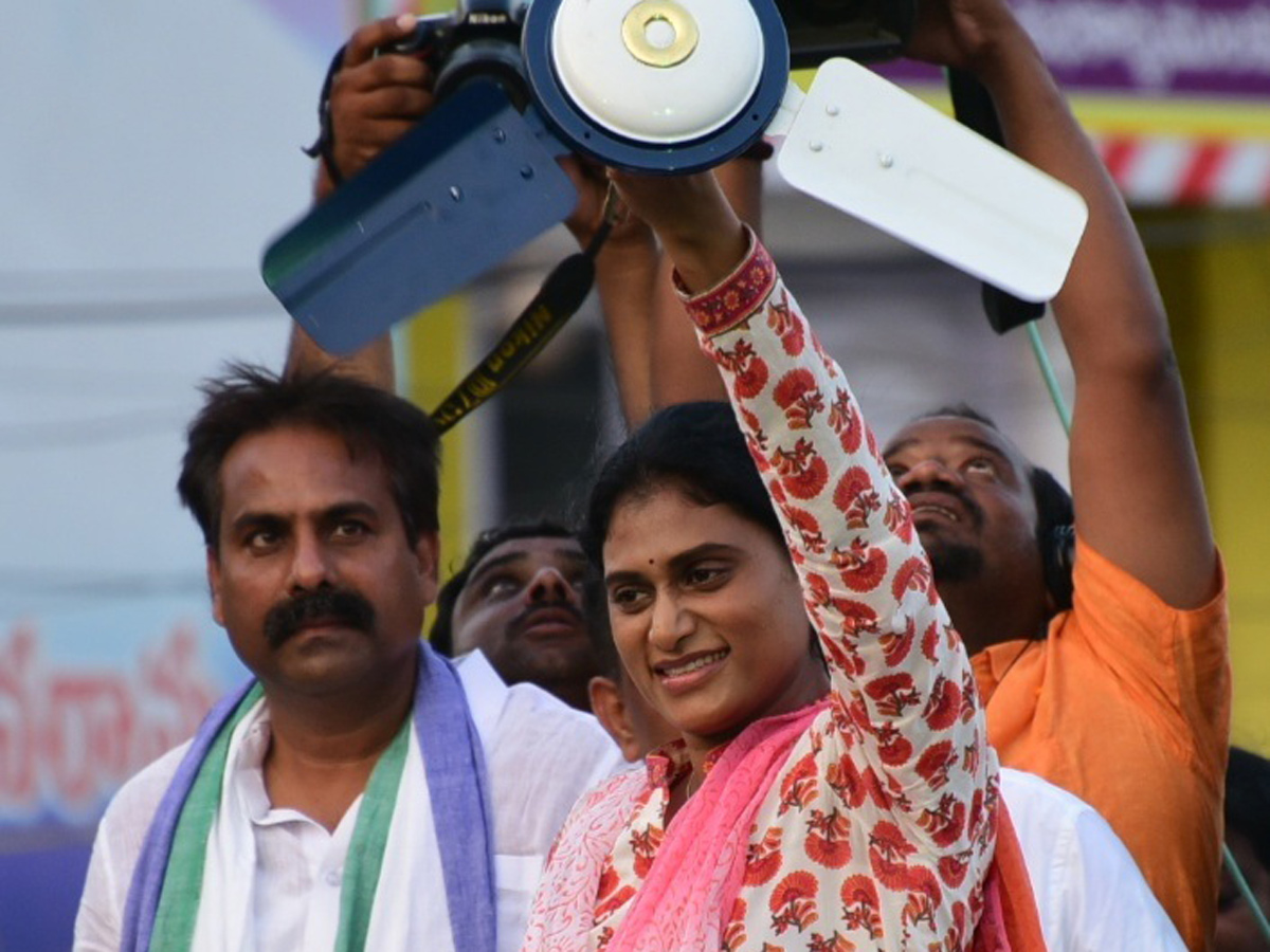 YS Sharmila Speech In Tenali Public Meeting Photo Gallery - Sakshi7