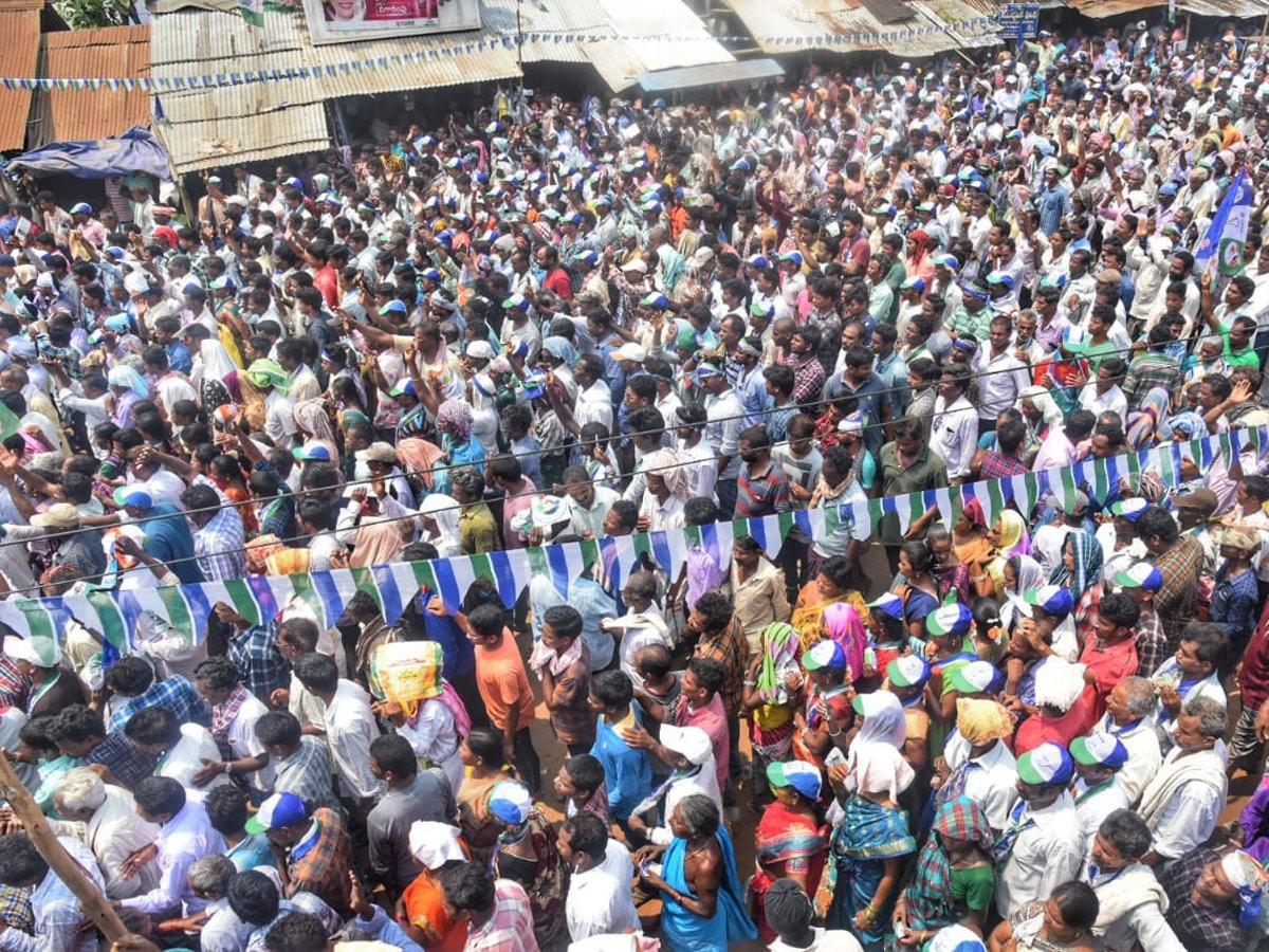 YS Vijayamma Public Meeting at Srikakulam District Photo Gallery - Sakshi3