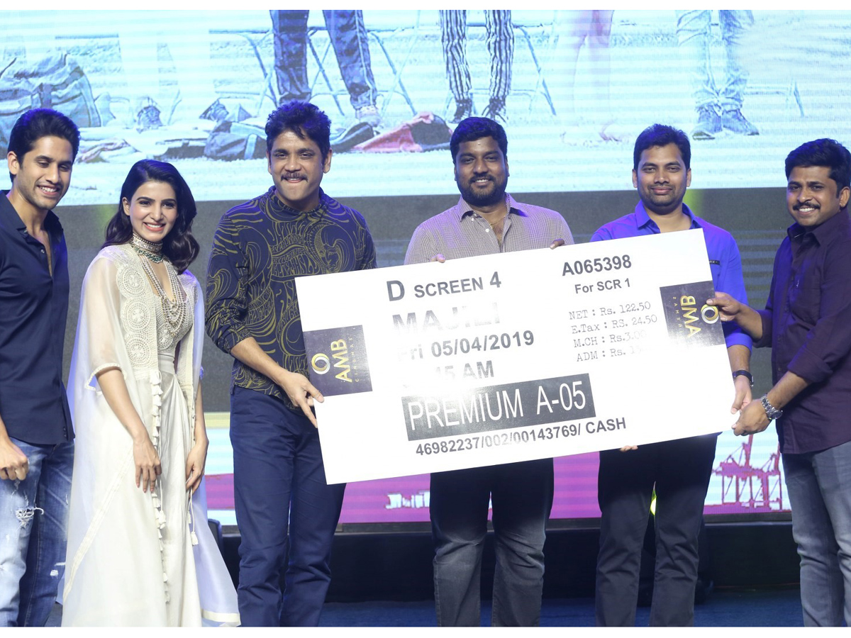 majili prerelease event Photo Gallery - Sakshi7