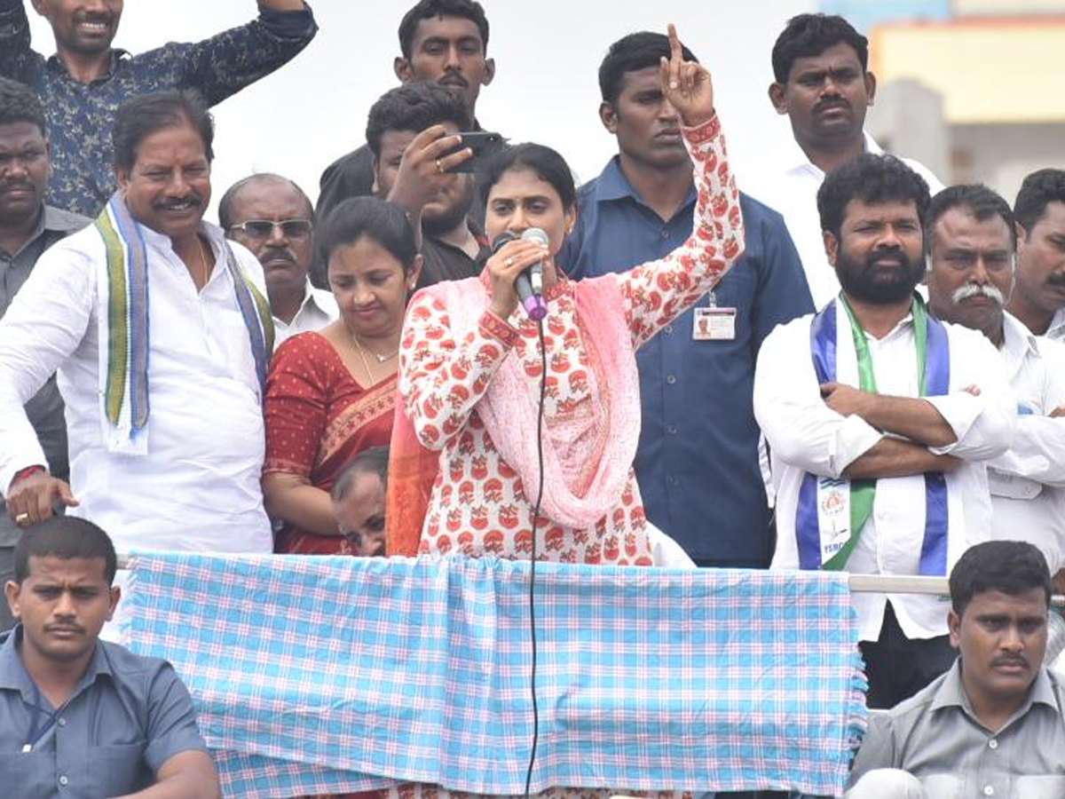 ys sharmila meeting at bapatla Photo Gallery - Sakshi9