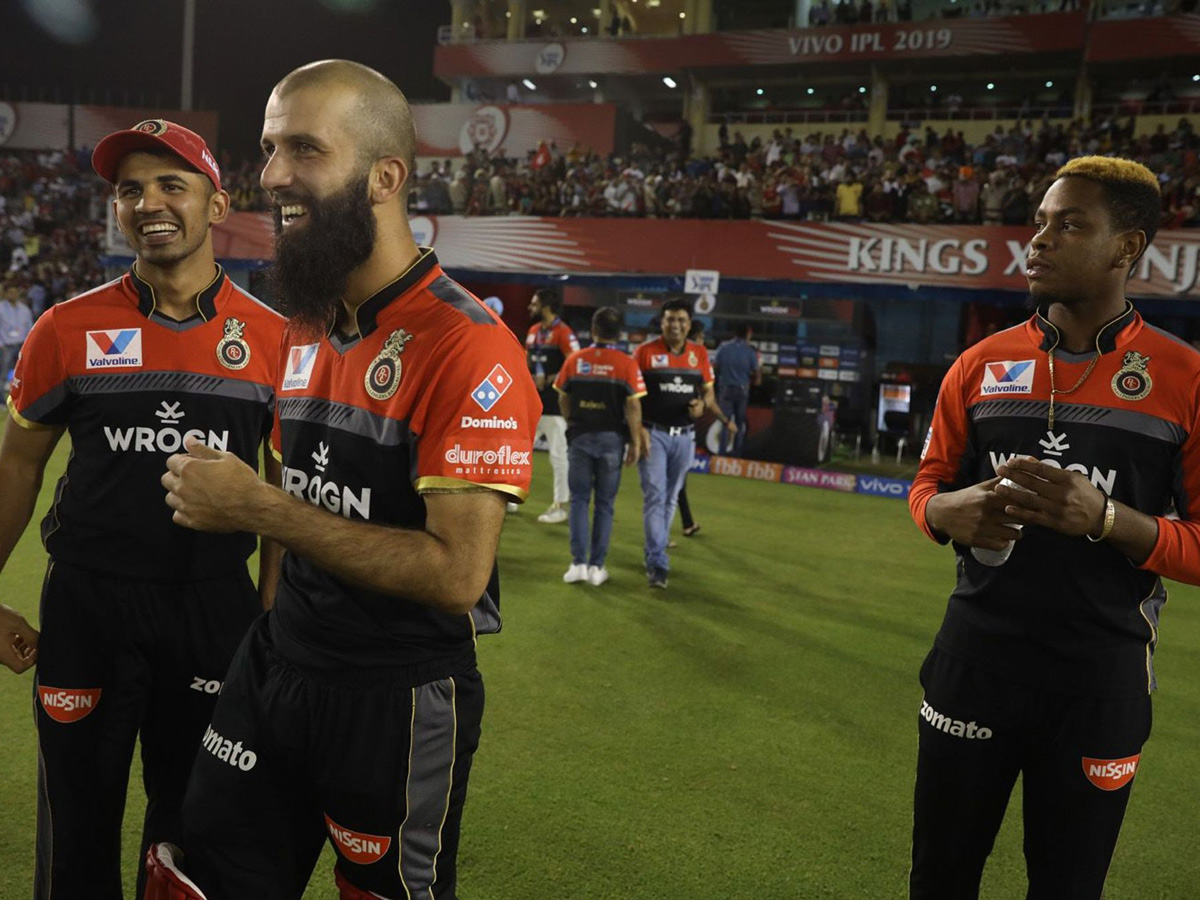 Royal Challengers Bangalore beat Kings XI Punjab for first win of the season - Sakshi22