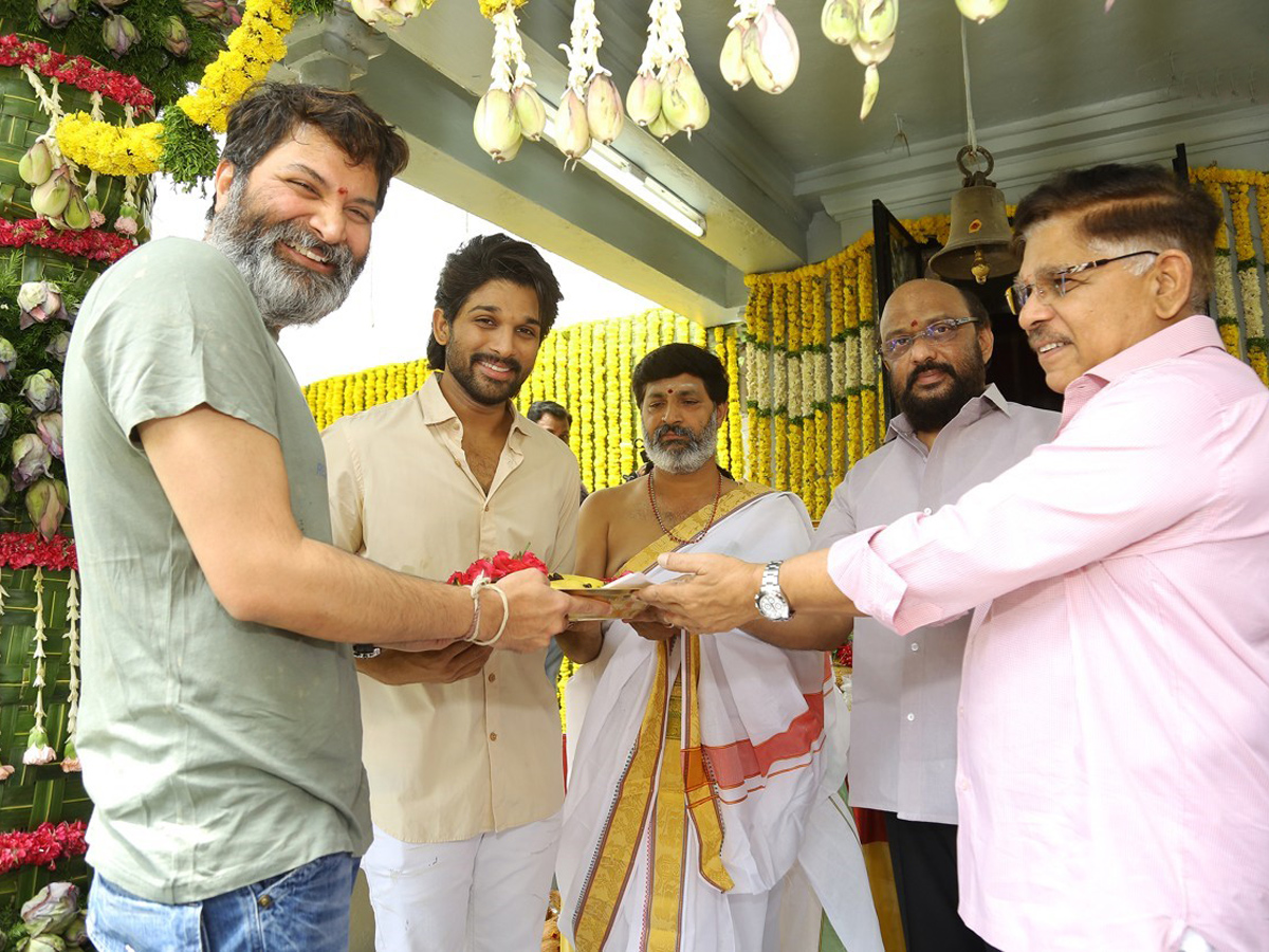 allu arjun trivikram new movie launched Photo gallery - Sakshi5