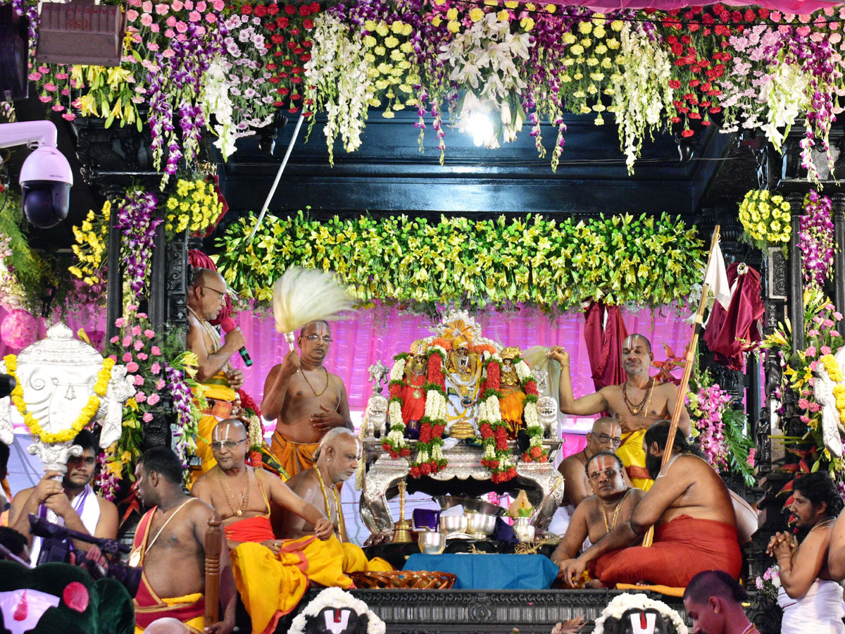 sri rama pattabhishekam at bhadrachalam temple Photo Gallery - Sakshi16