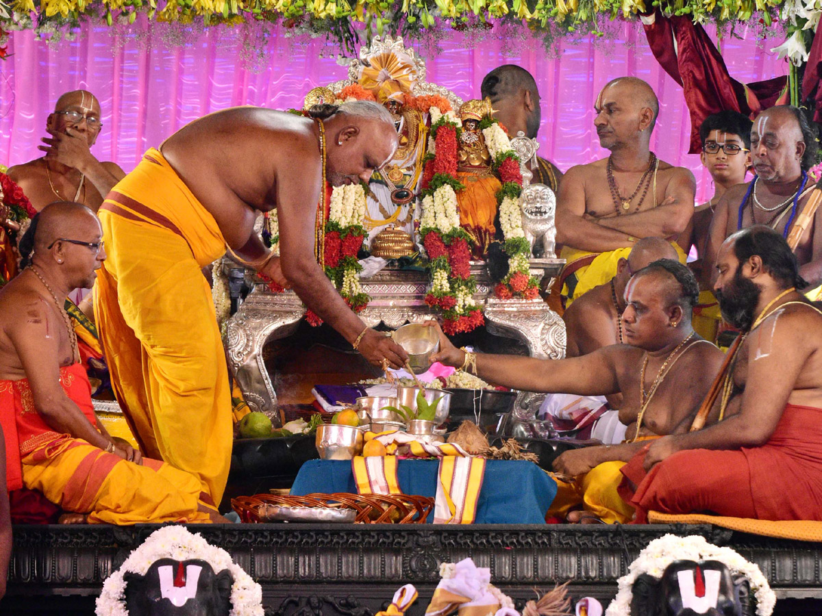 sri rama pattabhishekam at bhadrachalam temple Photo Gallery - Sakshi2