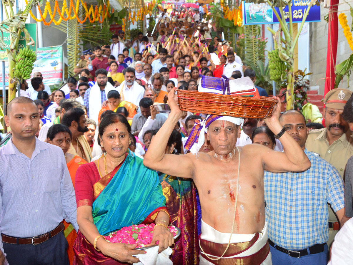 sri rama pattabhishekam at bhadrachalam temple Photo Gallery - Sakshi24