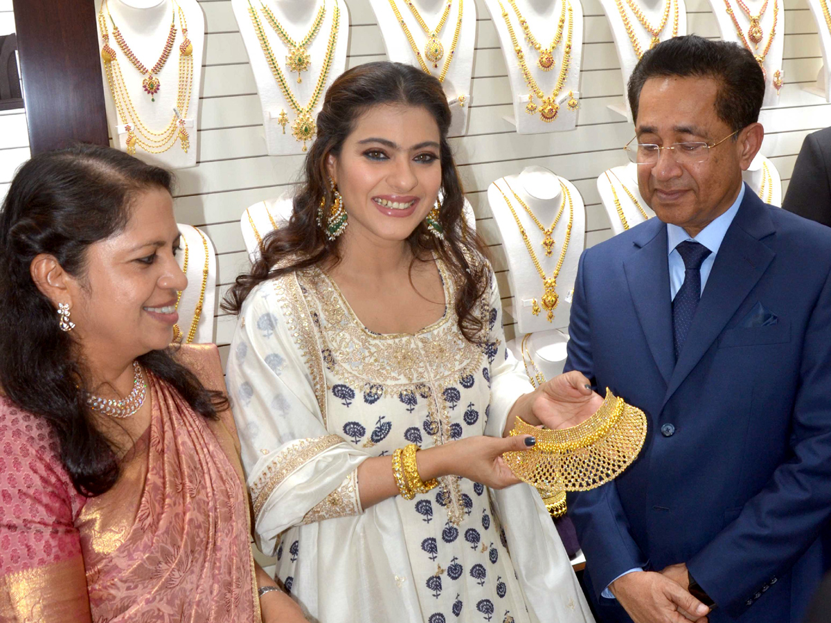 Kajol Launches Joyalukkas Showroom In Hyderabad Photo Gallery - Sakshi5