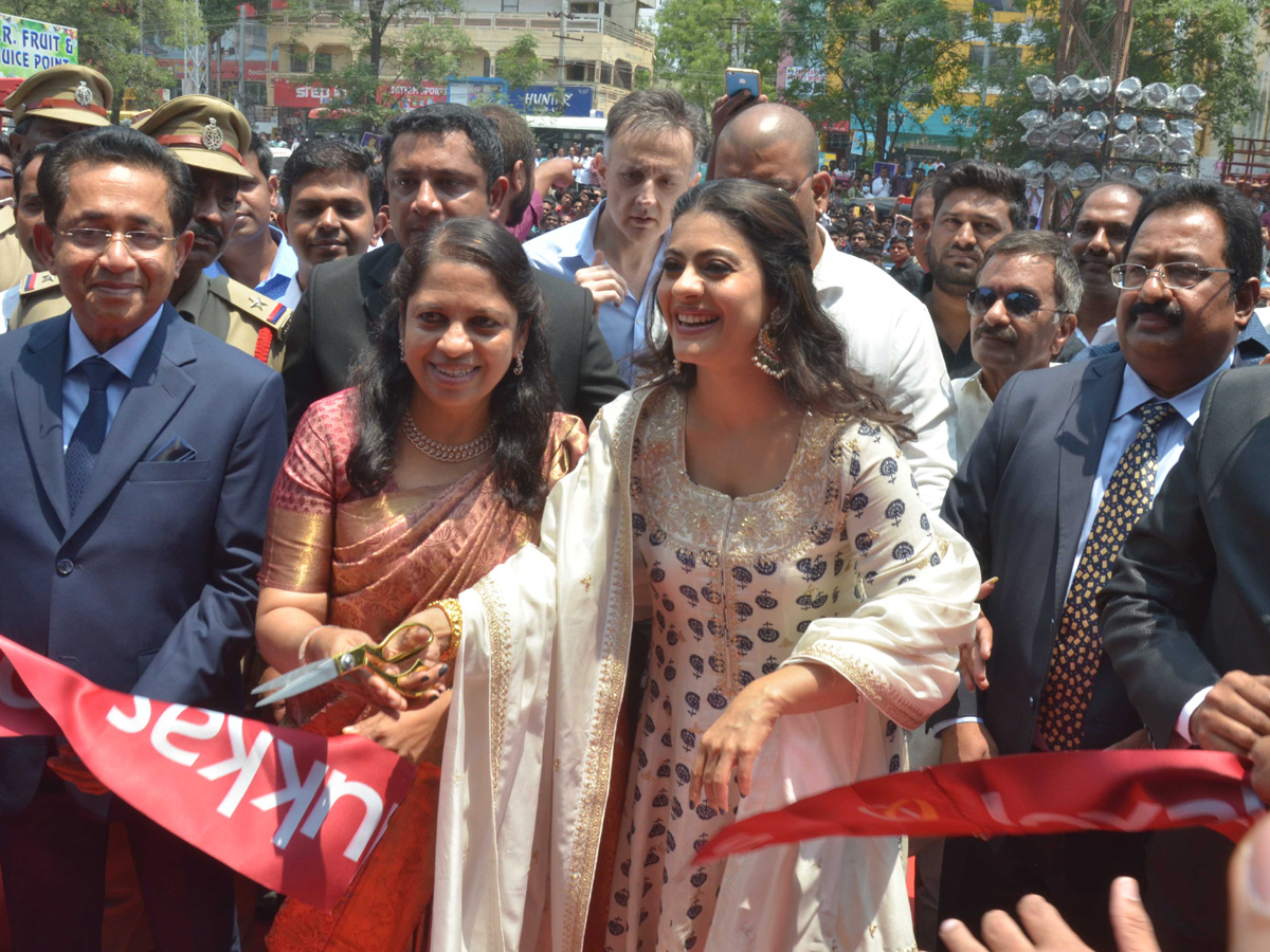 Kajol Launches Joyalukkas Showroom In Hyderabad Photo Gallery - Sakshi10