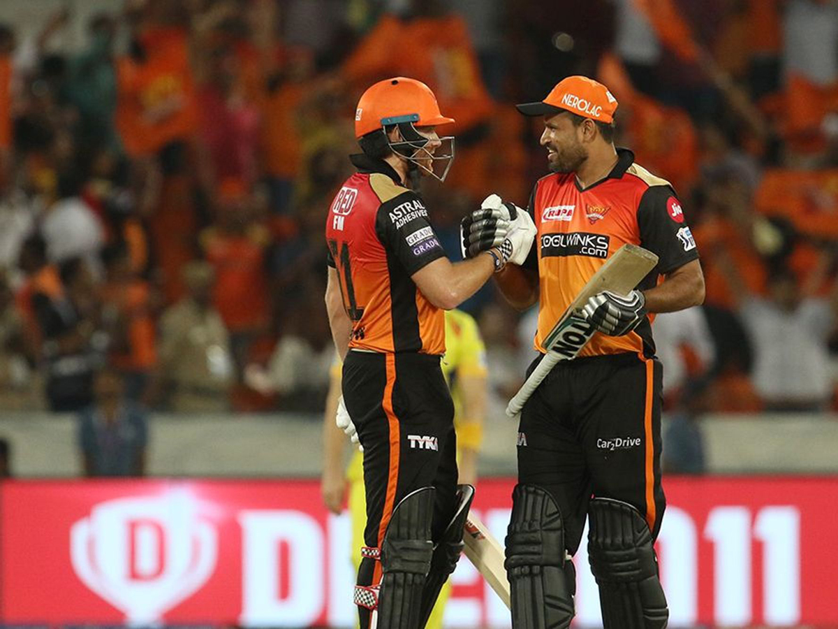 Sunrisers Hyderabad beat Chennai Super Kings by 6 Wickets Photo Gallery - Sakshi27