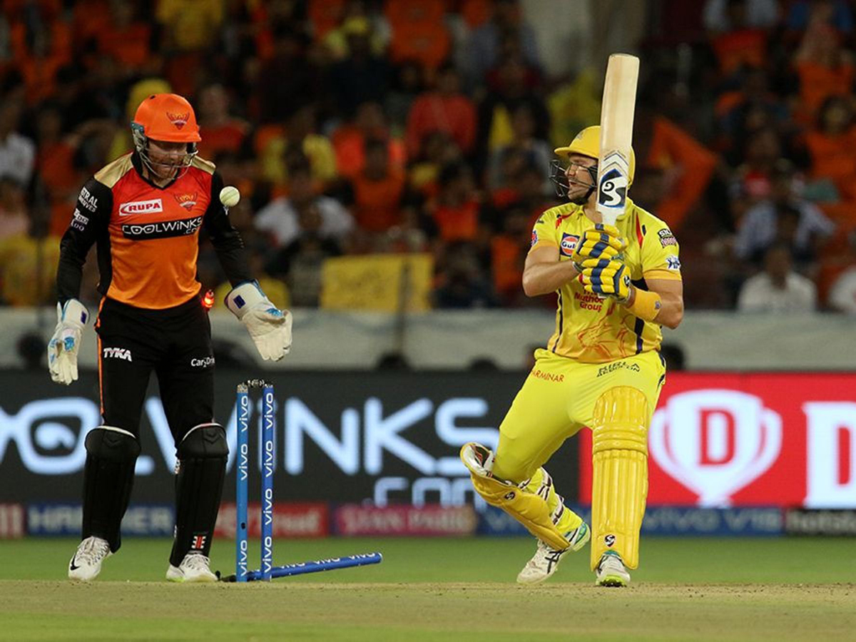 Sunrisers Hyderabad beat Chennai Super Kings by 6 Wickets Photo Gallery - Sakshi5