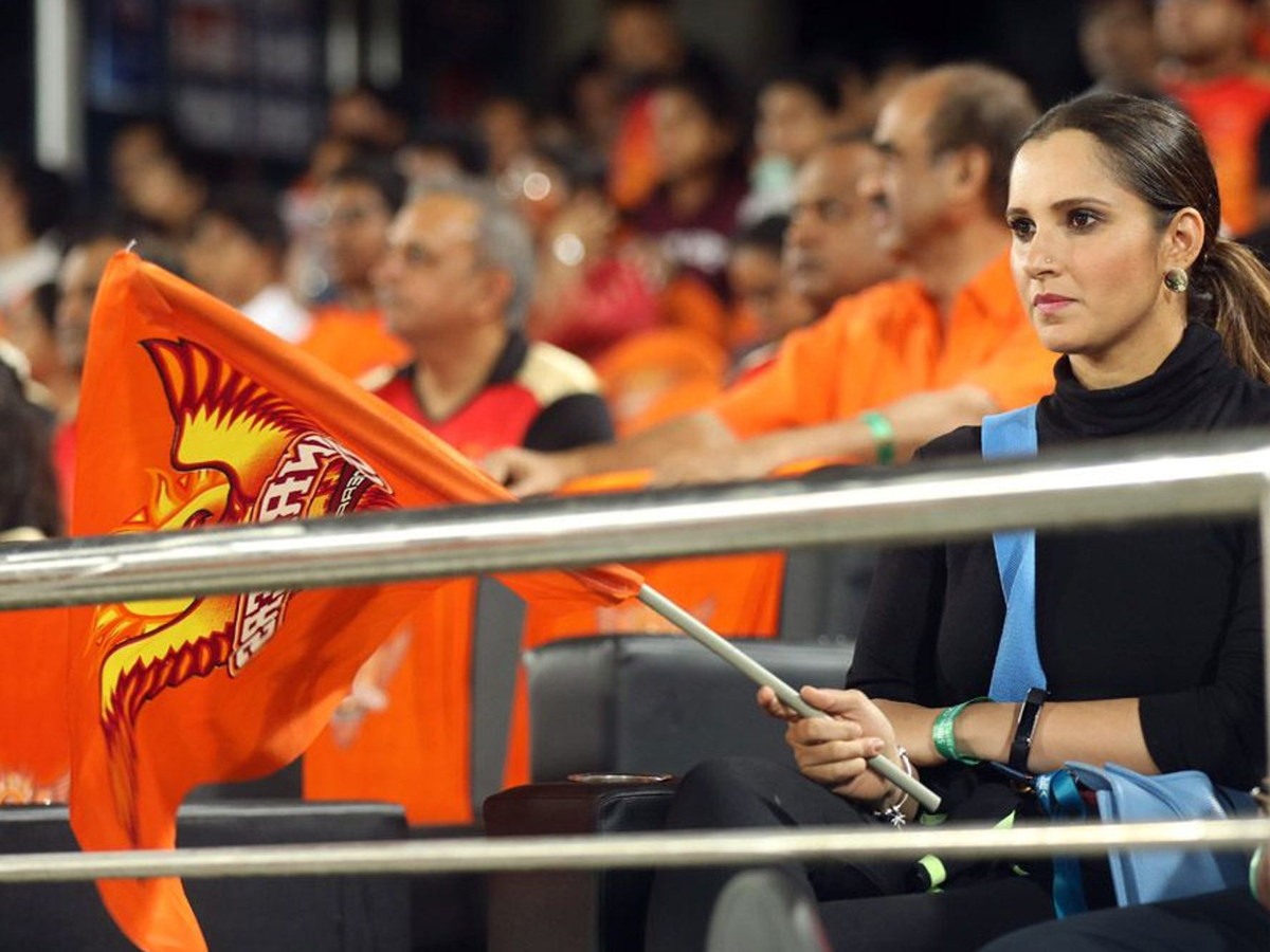 Sunrisers Hyderabad beat Chennai Super Kings by 6 Wickets Photo Gallery - Sakshi9