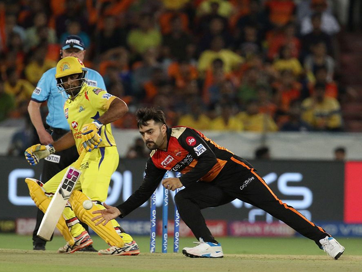 Sunrisers Hyderabad beat Chennai Super Kings by 6 Wickets Photo Gallery - Sakshi10