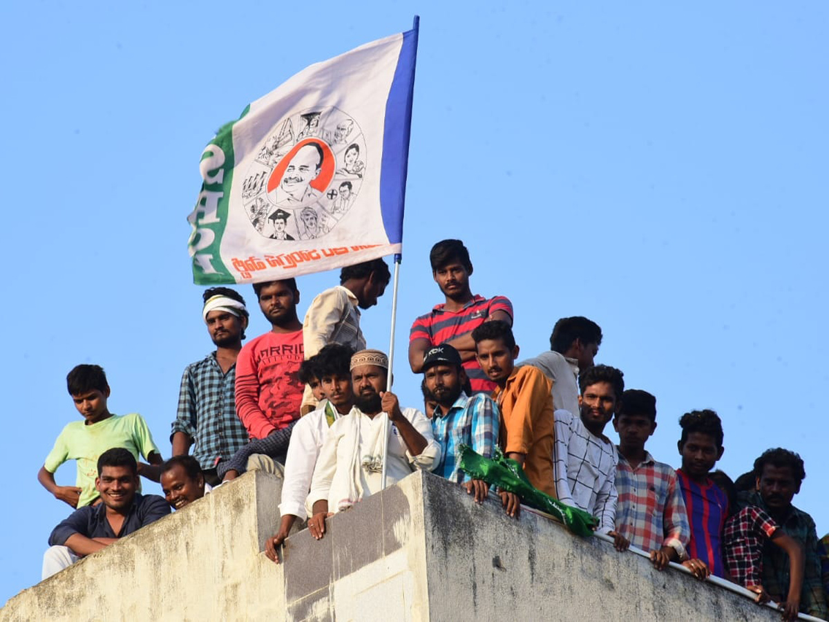 YS Sharmila Speech In Gudivada Public Meeting Photo Gallery - Sakshi3