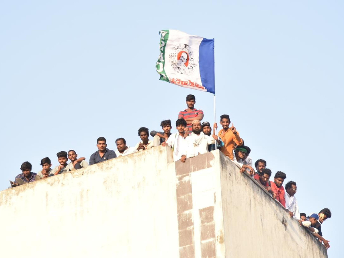 YS Sharmila Speech In Gudivada Public Meeting Photo Gallery - Sakshi7