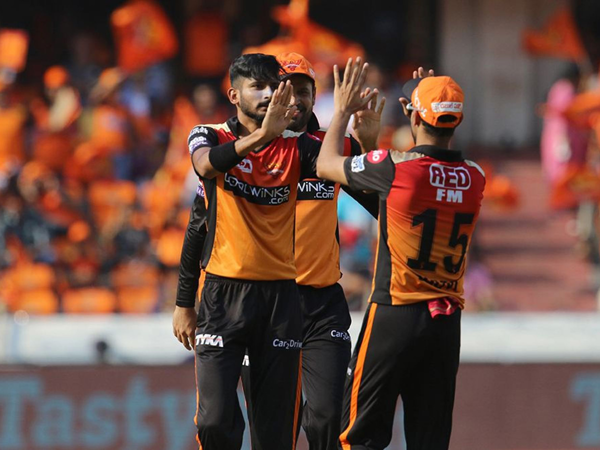  sunrisers win by 9 wickets photo Gallery - Sakshi3