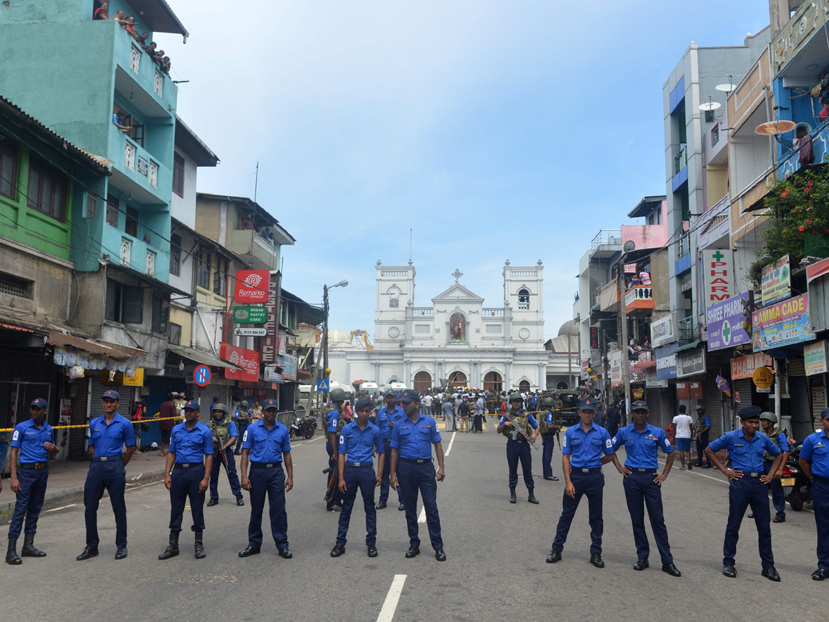 Blasts In Sri Lanka On Easter Sunday Photo Gallery - Sakshi9