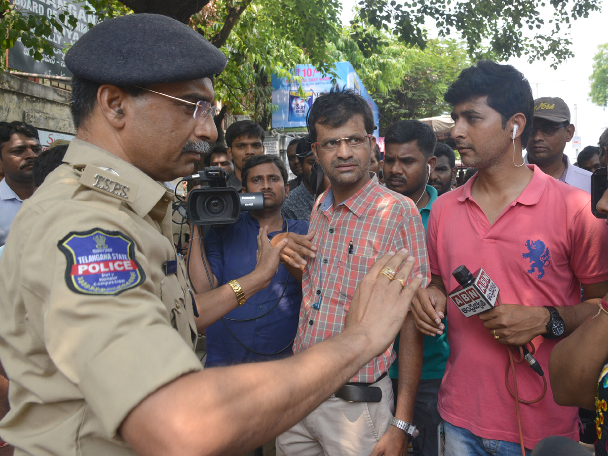 Students Protest At Nampally Inter Board Office PHoto Gallery - Sakshi11