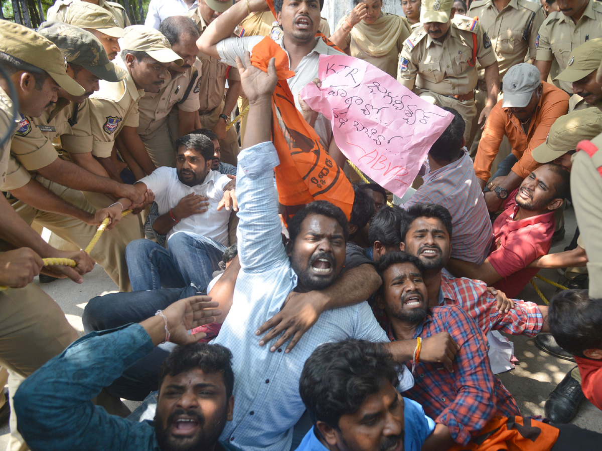 Students Protest At Nampally Inter Board Office PHoto Gallery - Sakshi18