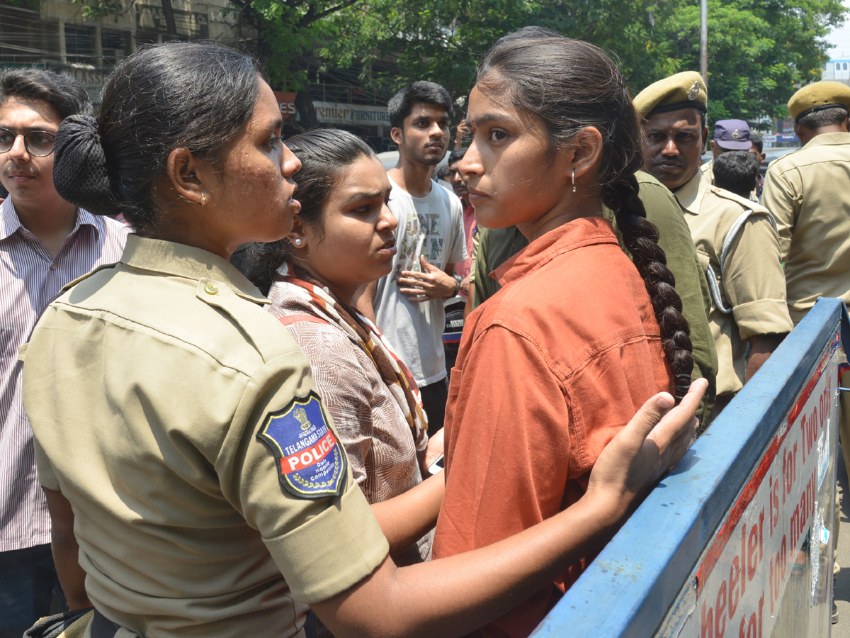 Students Protest At Nampally Inter Board Office PHoto Gallery - Sakshi3