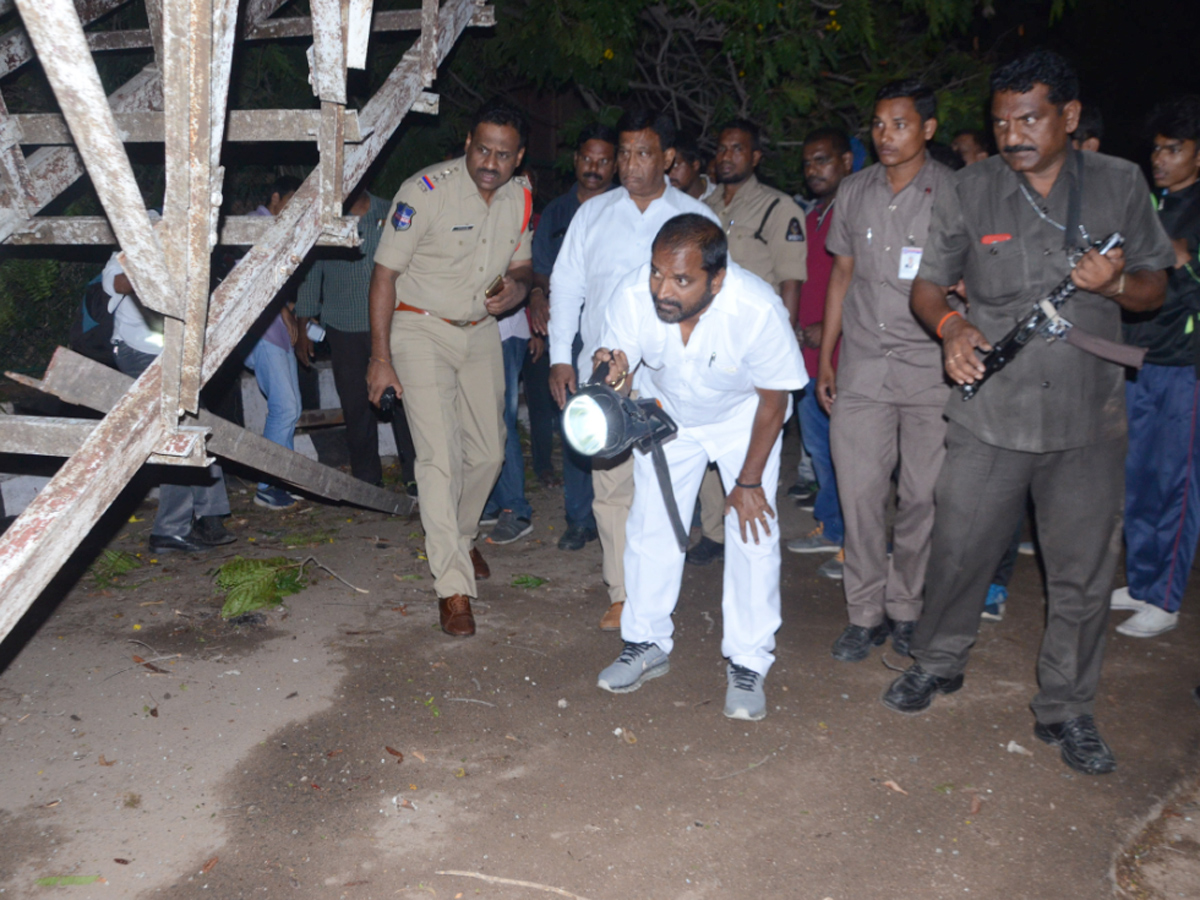 heavy rain in hyderabad Photo Gallery - Sakshi11