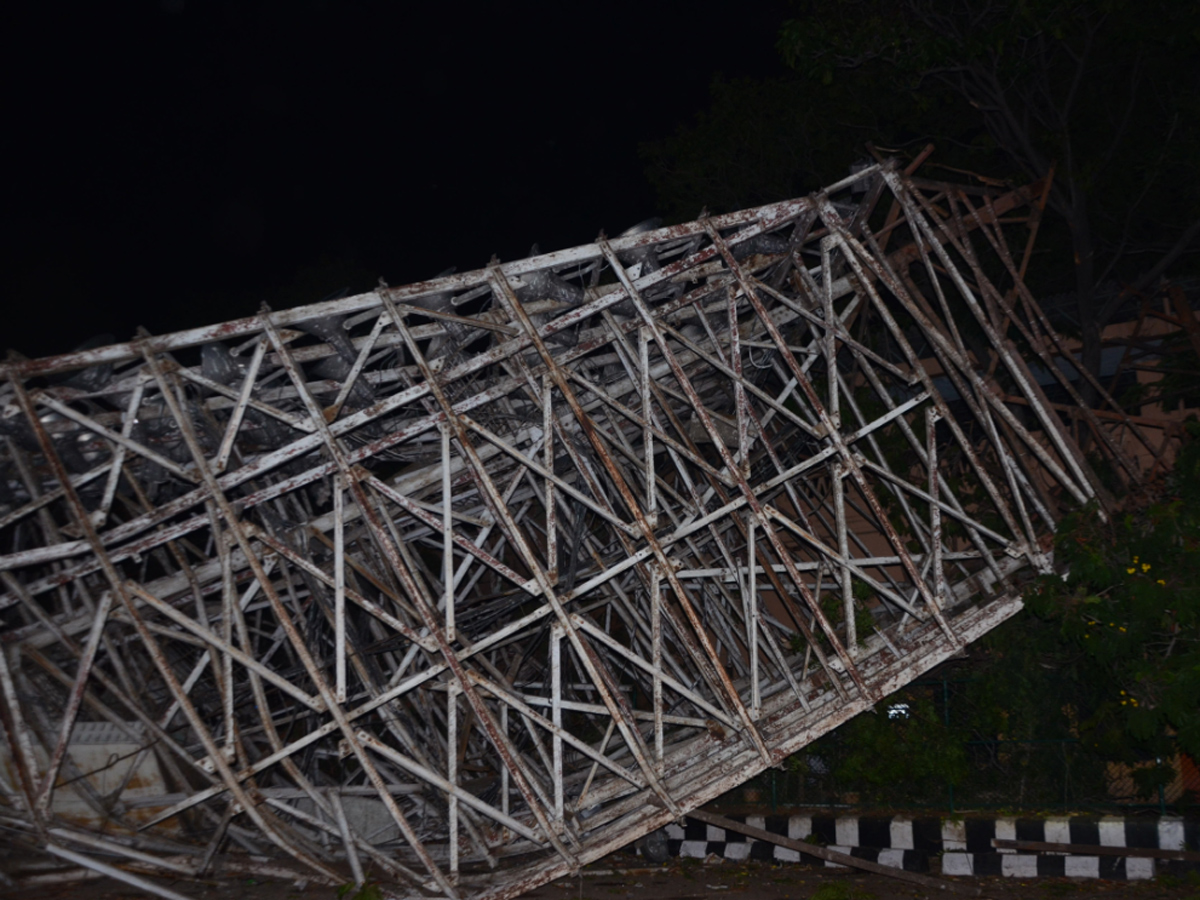 heavy rain in hyderabad Photo Gallery - Sakshi13