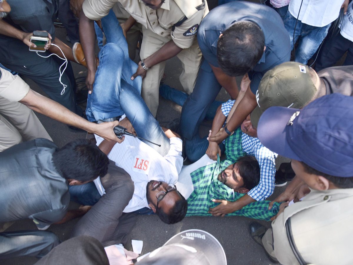 students protest nampally inter board office photo Gallery - Sakshi13