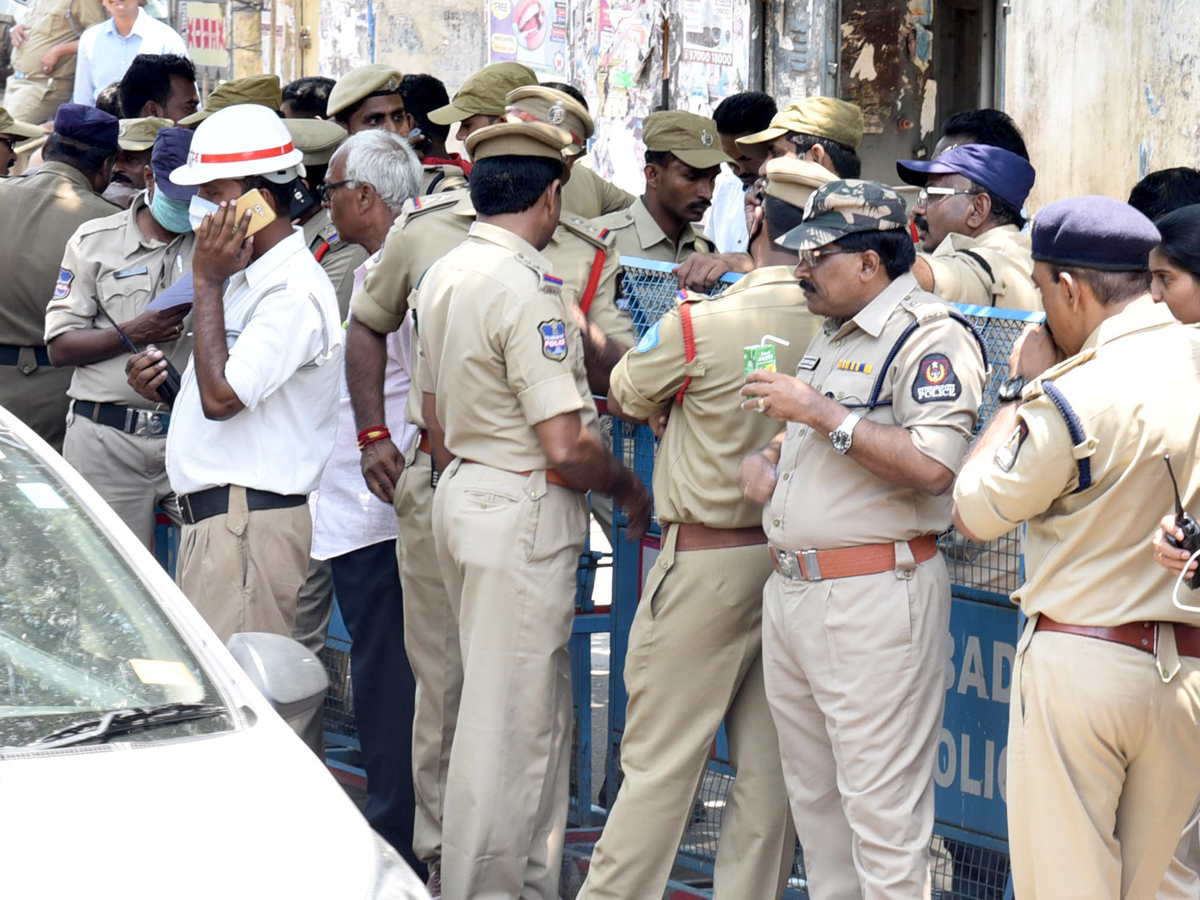 students protest nampally inter board office photo Gallery - Sakshi4