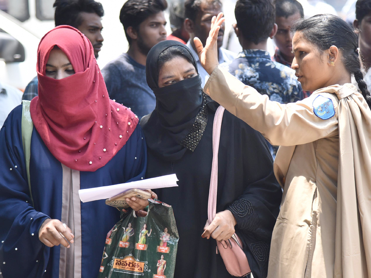 students protest nampally inter board office photo Gallery - Sakshi10