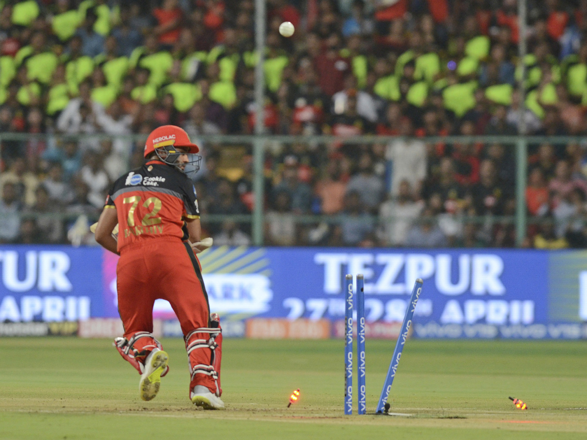 Royal Challengers Bangalore Vs Kings XI Punjab IPL Match Photo Gallery - Sakshi16